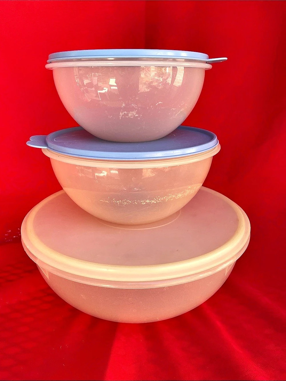 Tupperware Mixing Bowl Keeper Set Clear, Blue Lids